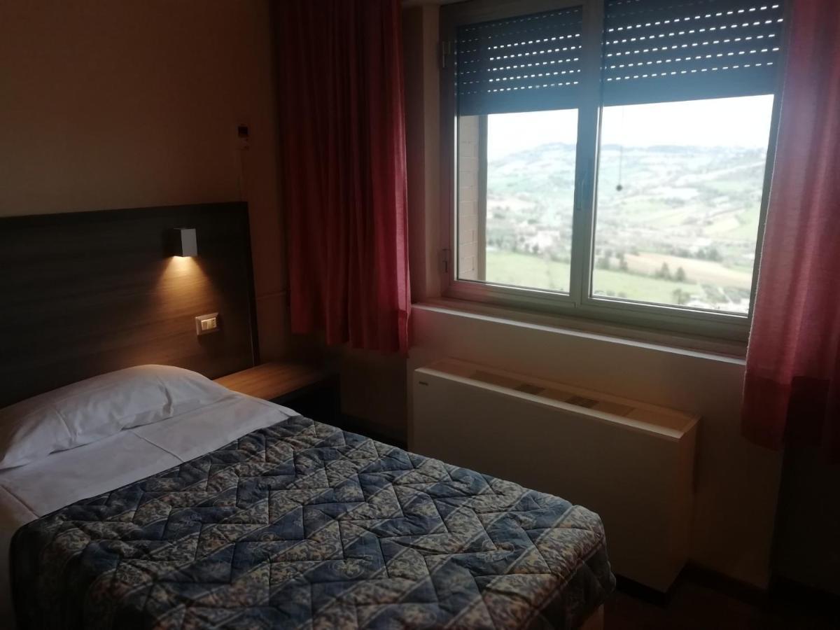 Hotel La Fonte Osimo Luaran gambar
